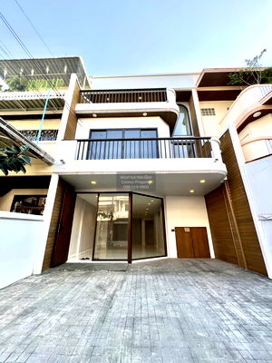 ทาวน์โฮม ลาดพร้าวตอนกลาง โชคชัย 4 ลาดพร้าว 71 นาคนิวาส : ขายทาวน์เฮ้าส์/ทาวน์โฮม  บ้านเกษมสันต์ ลาดพร้าว รีโนเวทใหม่ MRT-ลาดพร้าว 71 (สายสีเหลือง) ลาดพร้าว เขต ลาดพร้าว กรุงเทพ CX-143190 ✅ ทักไลน์ @connexproperty ตอบทันที ทีมงานมืออาชีพ ✅