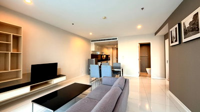 Condos for sale : SK012/Up Ekamai For Sale Spacious 2-Bedroom Condo on Ekamai Main Road Near BTS | Up Ekamai For Sale