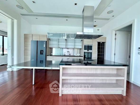 รูป คอนโด 3-ห้องนอน ที่ เลอ รัฟฟิเน่ สุขุมวิท 39 คอนโดมิเนียม ใกล้ BTS พร้อมพงษ์ (ID 2636870) - รูปที่ 2/14