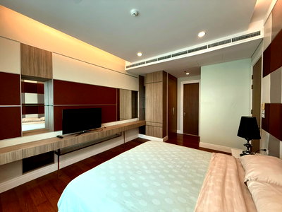 Condos for sale : SK007/Bright Sukhumvit 24 for Sale Luxury Residence in Phrom Phong Prime Location Near BTS