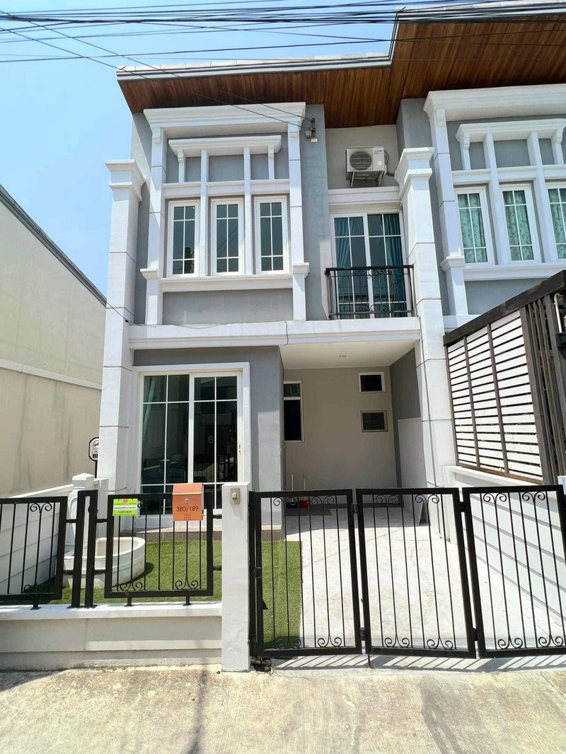 บ้านเดี่ยวให้เช่า : ให้เช่าบ้านเดี่ยว 2 ห้องนอน โกลเด้น ทาวน์ 3 บางนา-สวนหลวง
