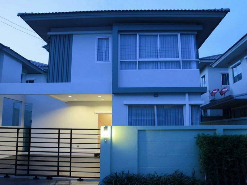 ขายบ้านเดี่ยว : ขายบ้านเดี่ยว 2 ชั้น หมู่บ้านคาซ่าวิลล์ สวนเสือศรีราชา 47ตรว. 3ห้องนอน 3ห้องน้ำ จอดรถ 2 คัน ขายพร้อมผู้เช่า ราคาขาย 2.9ล้านบาท