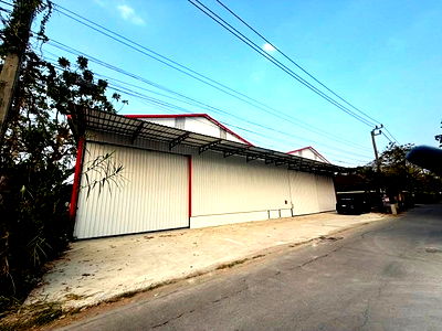 เช่าโรงงาน ม.นานาชาติแสตมฟอร์ด : ให้เช่าโกดังสร้างใหม่ซอยกรุงเทพกรีฑาขนาด 650ตรม  มี 2 Unit หรือเช่ารวม 2 Unit รวมขนาด 1300 ตรมรถใหญ่เข้าได้ มีห้องน้ำ 2  ใกล้ถนนกรุงเทพกรีฑาตัดใหม่