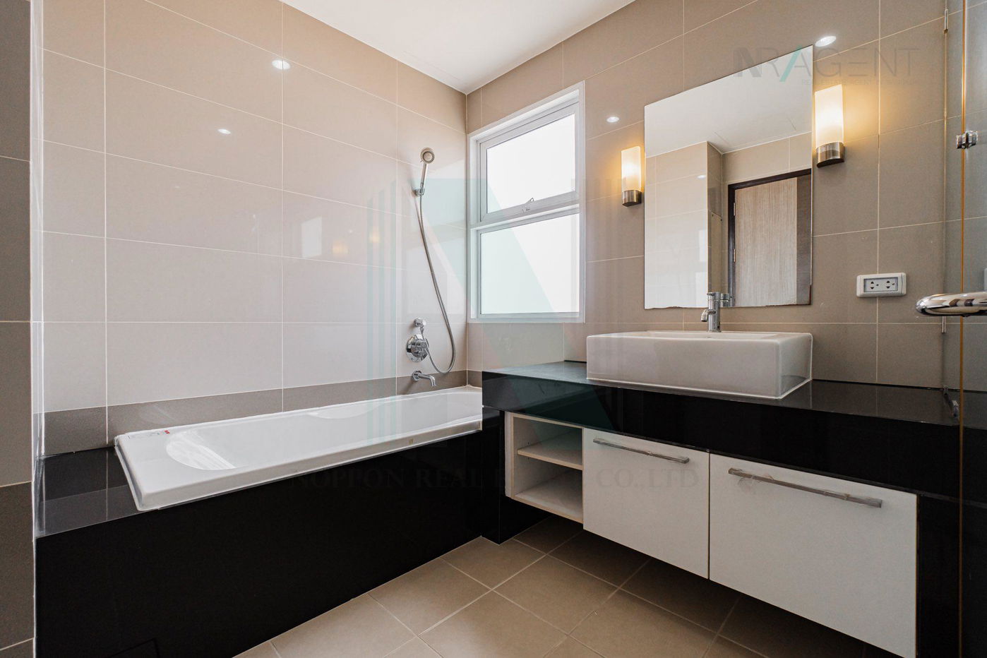 รูป 🚩 ขายคอนโด ศุภาลัย ริเวอร์ รีสอร์ท อาคาร 1 ชั้น 25 3 ห้องนอน ขนาด 192 ตรม ใกล้ ศูนย์การค้ารอยัลการ์เด้นพลาซ่า - รูปที่ 7/8