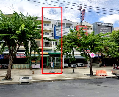 อาคารพาณิชย์ กรุงเทพมหานคร : ขายอาคารพาณิชย์ 36 ตารางวา ติดถนนวัชรพล โทร.095-089-2688