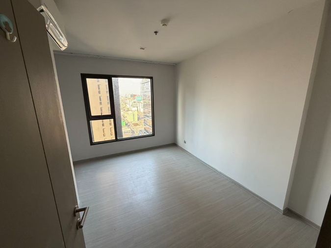 Condo for Rent Life Asoke - Rama 9 | Vacant Room for Rent  12,000 / month