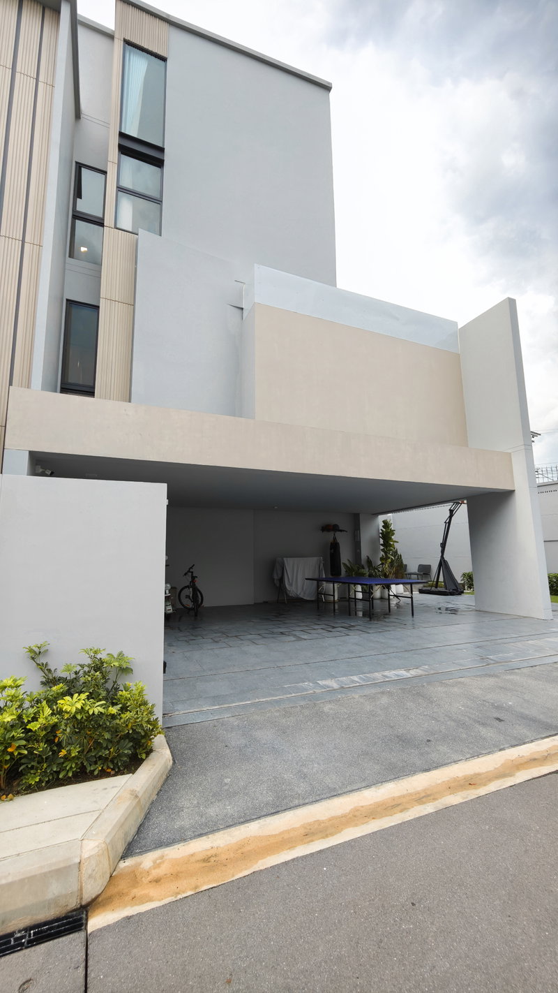 Houses for rent : For Rent Vive Krungthep Kreetha 4 Bedrooms