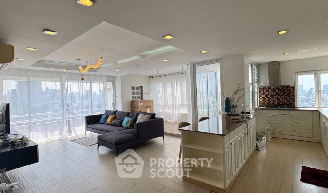 รูป คอนโด 3-ห้องนอน ที่ ศรีวรา แมนชั่น คอนโดมิเนียม 1 ใกล้ MRT ศูนย์วัฒนธรรมแห่งประเทศไทย (ID 2623789) - รูปที่ 1/7