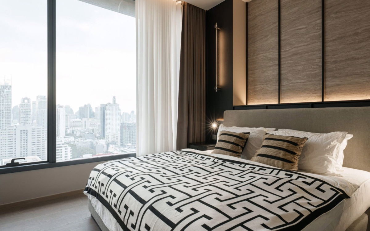 picture The ESSE                         Asoke  - 7/10