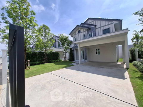 4-BR House at Villaggio 3 Srinakarin - Bangna in Bang Kaeo (ID 2639129)