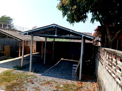 ที่ดิน ไทรน้อย นนทบุรี : ที่ดิน มีบ้านติด 100ตารางวา หลังบ้านปลูกผัก ปลูกต้นไม้ได้ 