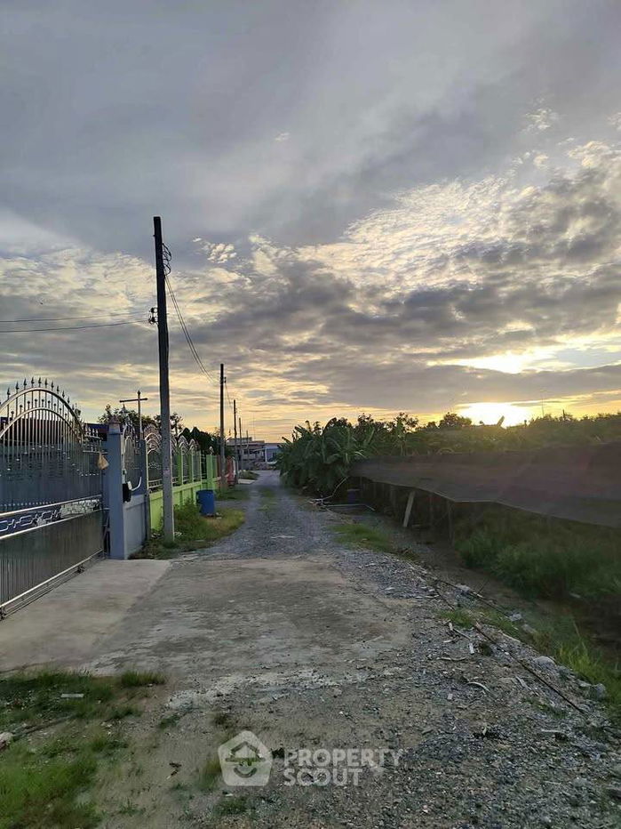 รูป ที่ดินสำหรับปล่อยขาย 800 ตารางเมตร แถว ใน ศาลาธรรมสพน์ (ID 2603513) - รูปที่ 1/4