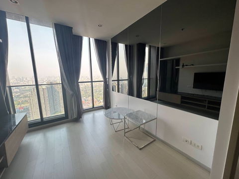 Noble ploenchit @BTS Promphong FOR RENT