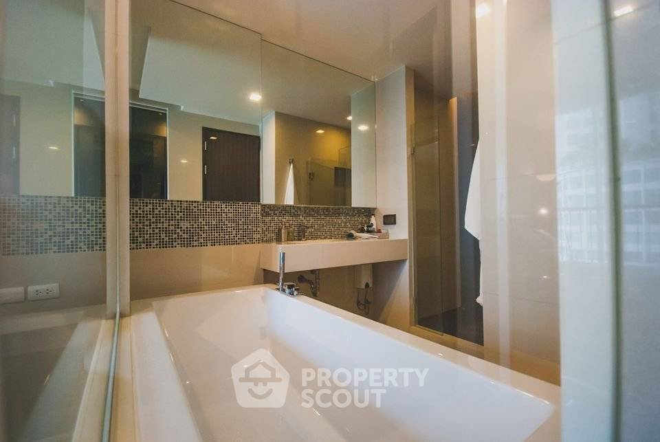 picture 1-BR Condo at Rhythm Sukhumvit 44/1 near BTS Phra Khanong (ID 1514882) - 3/9