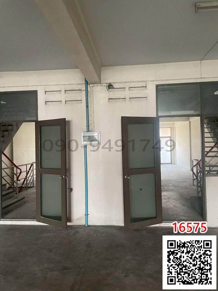 รูป เช่า อาคารพาณิชย์ 2 ห้องติด 4 ชั้น + ชั้นลอย ถนนเทพารักษ์ ข้างหลังเป็นโกดัง ใกล้ทางขึ้นลง 80 เมตร BTS สำโรง - รูปที่ 9/18