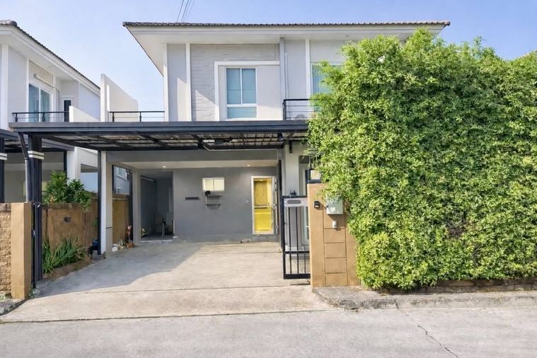 Twin House for Rent, The Plant Theparak Quiet and private