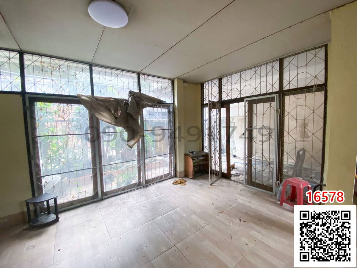 รูป เช่า ทาวน์โฮม ในซอยเอกมัย 12 ใกล้รถไฟฟ้า BTS เอกมัย - รูปที่ 3/8