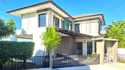 Houses for sale San Kamphaeng Chiang Mai : House for sale in Ploenchit Collina project,Sankamphaeng,Chiang Mai.🏷️3.8 millionbaht 77 sq.wah land area,3 bedrooms,1 multipurpose room,3 bathrooms.