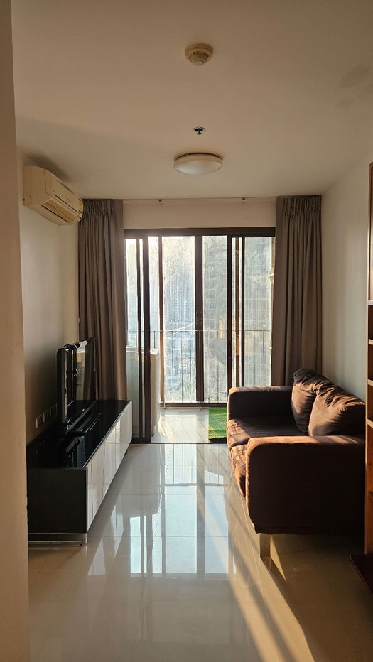 picture 1 Bedroom convinced Condo! Only 400 meters to MRT - 12/12