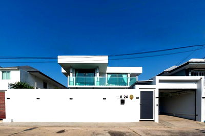 Houses for sale Bang Lamung Chonburi :  Viewpoint village pattaya Jomtien beach