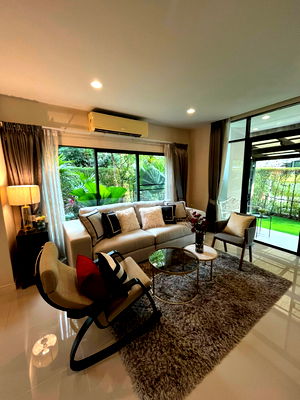 Houses for rent Bang Kapi : For Rent: Newly Renovated Corner House, 4 Bedrooms Krungthep Kreetha