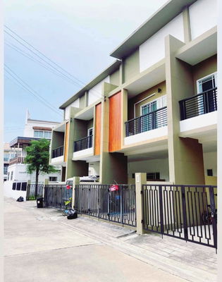 Townhouses for rent Nonthaburi : 💥CP-10262💥 For Rent: 2-story Townhome at Pibul Townhome Village 👉Add Line @goodcondo
