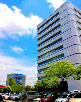 เช่าอาคารพาณิชย์ เซฟวัน โก ศรีสมาน :  อาคารสำนักงานสูง 10 ชั้น บนถนนแจ้งวัฒนะ     ทำเลศักยภาพ ตรงข้ามหน่วยงานรัฐขนาดใหญ่ ใกล้แหล่งธุรกิจสำคัญของโซนหลักสี่ เนื้อที่ 12,000 ตรม.