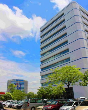  อาคารสำนักงานสูง 10 ชั้น บนถนนแจ้งวัฒนะ     ทำเลศักยภาพ ตรงข้ามหน่วยงานรัฐขนาดใหญ่ ใกล้แหล่งธุรกิจสำคัญของโซนหลักสี่ เนื้อที่ 12,000 ตรม.