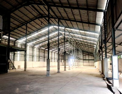 โรงงานให้เช่า : ให้เช่าโกดัง พร้อมสำนักงาน / โกดังขนาดใหญ่ ใช้สอย 2100 ตารางเมตร / ทำเลอยู่ในซอย อบต หน้าไม้ / รั้วรอบขอบชิด /รถใหญ่ รถเทรลเลอร์ เข้าออกได้