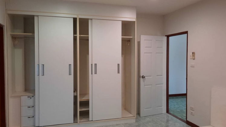 รูป H 960 ให้เช่า บ้านเดี่ยว 2 ชั้น ซอยพัฒนาการ 50 จอดรถได้ 6 คัน บ้านเพิ่งรีโนเวท ทำเลดี พร้อมอยู่ ราคา 55,000 บาท - รูปที่ 10/13