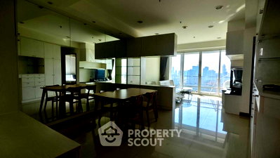 Condos for sale : 1-BR Condo With 60 Sqm | High-Floor 21st | Baan Rajprasong • 100m to BTS Ratchadamri (ID 2558701)
