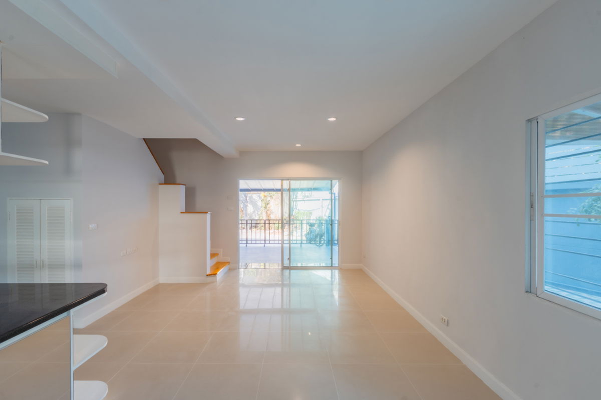 รูป ขายทาวน์โฮมรีโนเวทใหม่ครบ จบ พร้อมอยู่ ที่จอด 3 คัน หนึ่งเดียวในโครงการ - รูปที่ 13/14