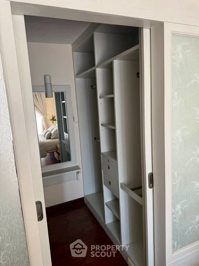 picture 2-BR Condo at Asoke Place near MRT Sukhumvit (ID 2643184) - 7/10