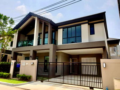 Houses for sale Saphan Sung : For Sale: 2-Storey Luxury Detached Home at Bangkok Boulevard Rama 9 Elegant Classic Design | Fully Built-in & Furnished | Prime Krungthep Kreetha 