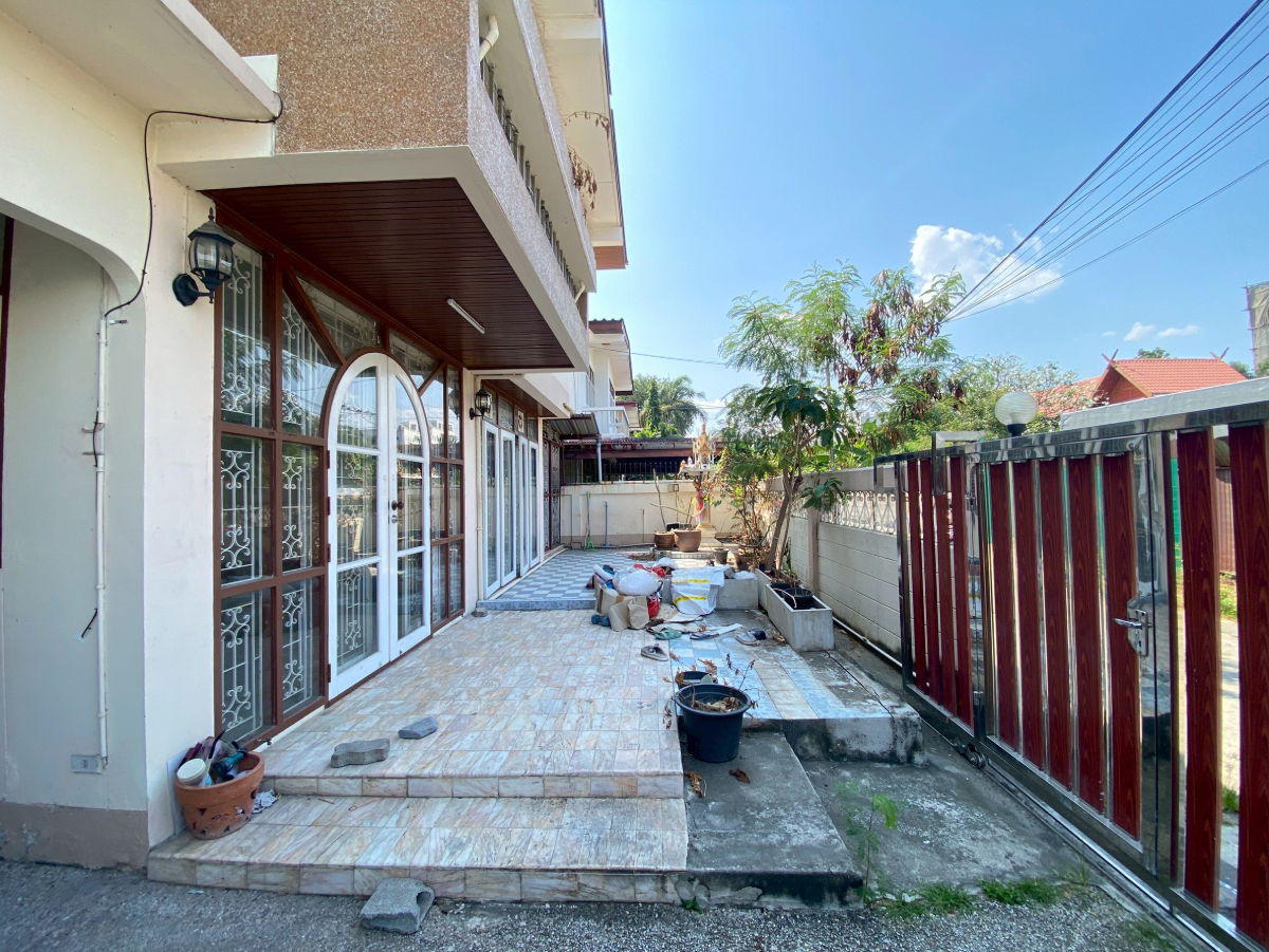 รูป CS174 ขายด่วน บ้านเดียว 2 ชั้น ห้องมุม ทำเลเทพ ซอยลาดพร้าว109 แยก15 - รูปที่ 2/26