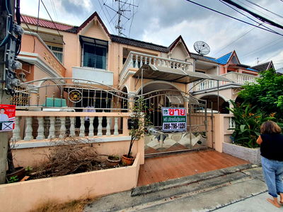 Townhouses for sale Bangkok : Townhouse for sale width 6.5 m. Yu Charoen Village, Phahoyothin