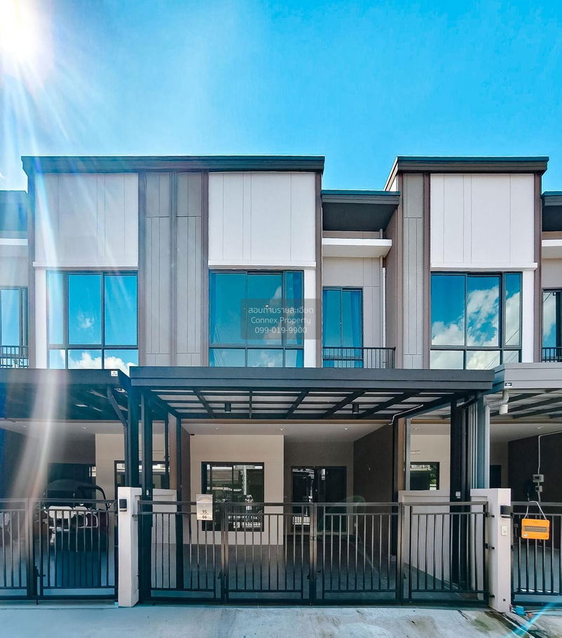 Townhouses for sale : For Sale Townhouse/Townhome  , V Compound Bangna - Srinakarin , Bang Kaeo , Bang Phli , Samut Prakarn , CX-135204 ✅ Live chat with us ADD LINE @connexproperty ✅