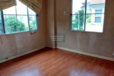 Houses for sale Lat Krabang : For Sale House , Parichart Suwinthawong , Lam Pla Thiw , Lat Krabang , Bangkok , CX-106424 ✅ Live chat with us ADD LINE @connexproperty ✅