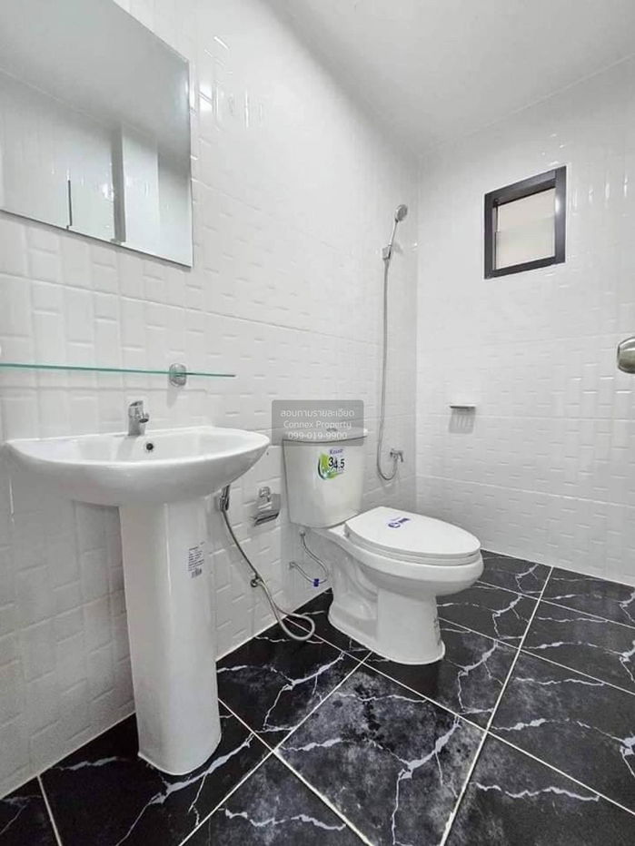 รูป ขายทาวน์เฮ้าส์/ทาวน์โฮม  บ้านคันทรีพาร์ค 15 รีโนเวทใหม่ บางโพธิ์เหนือ สามโคก ปทุมธานี CX-113249 ✅ ทักไลน์ @connexproperty ตอบทันที ทีมงานมืออาชีพ ✅ - รูปที่ 6/12