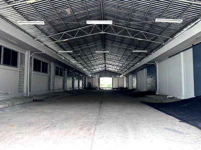 Factory for rent : WS6679 🚛 Warehouse for rent in a prime location, on Theparak Road, near the Yellow Line BTS. Only 155 THB/sq.m. (Can be rented in sections)