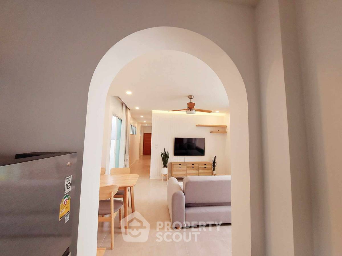 รูป วิลล่า 3-ห้องนอน ใกล้ เมืองหัวหิน (ID 1359622) - รูปที่ 3/9