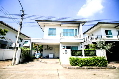 ขายบ้านแฝด : ขายบ้านแฝด 2 ชั้น เสนาพาร์ค วิลล์ รามอินทรา วงแหวน นวมินทร์ แฟชั่นไอส์แลนด์ วัชรพล 44.6 ตร.ว ใกล้รถไฟฟ้า MRT