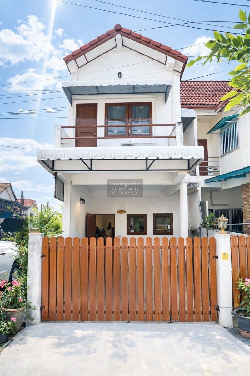 ขายทาวน์โฮม : ขายทาวน์เฮ้าส์/ทาวน์โฮม บ้าน พัชรัฐ ห้องมุม MRT-คู้บอน ท่าแร้ง เขต บางเขน กรุงเทพ CX-145103 ✅ ทักไลน์ @connexproperty ตอบทันที ทีมงานมืออาชีพ ✅