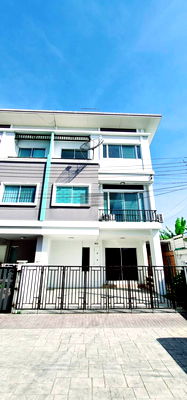 Townhouses for sale Bangna Commercial College : For Sale Townhouse/Townhome  , Baan Wiranphat Exclusive Chaloemphrakiat Soi 8 , high floor , corner unit , wide frontage , newly renovated , Nong Bon , Prawet , Bangkok , CX-135770 ✅ Live chat with us ADD LINE @connexproperty ✅
