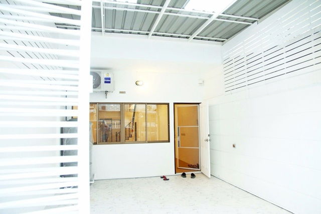 รูป ลาดพร้าว 107-111 รพ.เวชธานี MRTบางกะปิ 500ม. ให้เช่าทาวน์เฮาส์ 3 ชั้น 3นอน 2 น้ำ ใกล้เดอะมอลล์บางกะปิ 800 ม. 18 ตร.วา. 220 ตร.ม. - รูปที่ 8/8