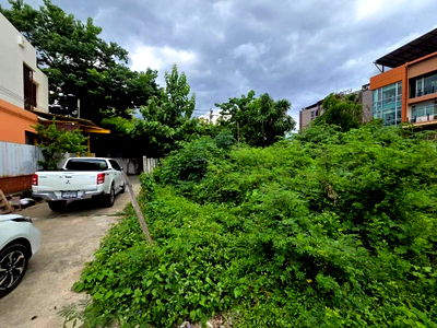 Land for sale Assumption University Huamark Campus (Abac Huamark) : S-LNLP102 For Sale: Land plot in Ladprao 130, 520 sq.wa (1 rai 1 ngan 20 sq.wa), 88.4 million baht. 064-959-8900