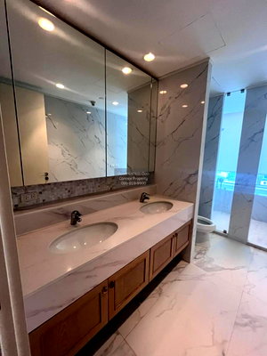 Condos for rent Surawong Road : For Rent Condo , 185 Rajadamri , BTS-Ratchadamri , Lumpini , Pathum Wan , Bangkok , CX-84505 ✅ Live chat with us ADD LINE @connexproperty ✅