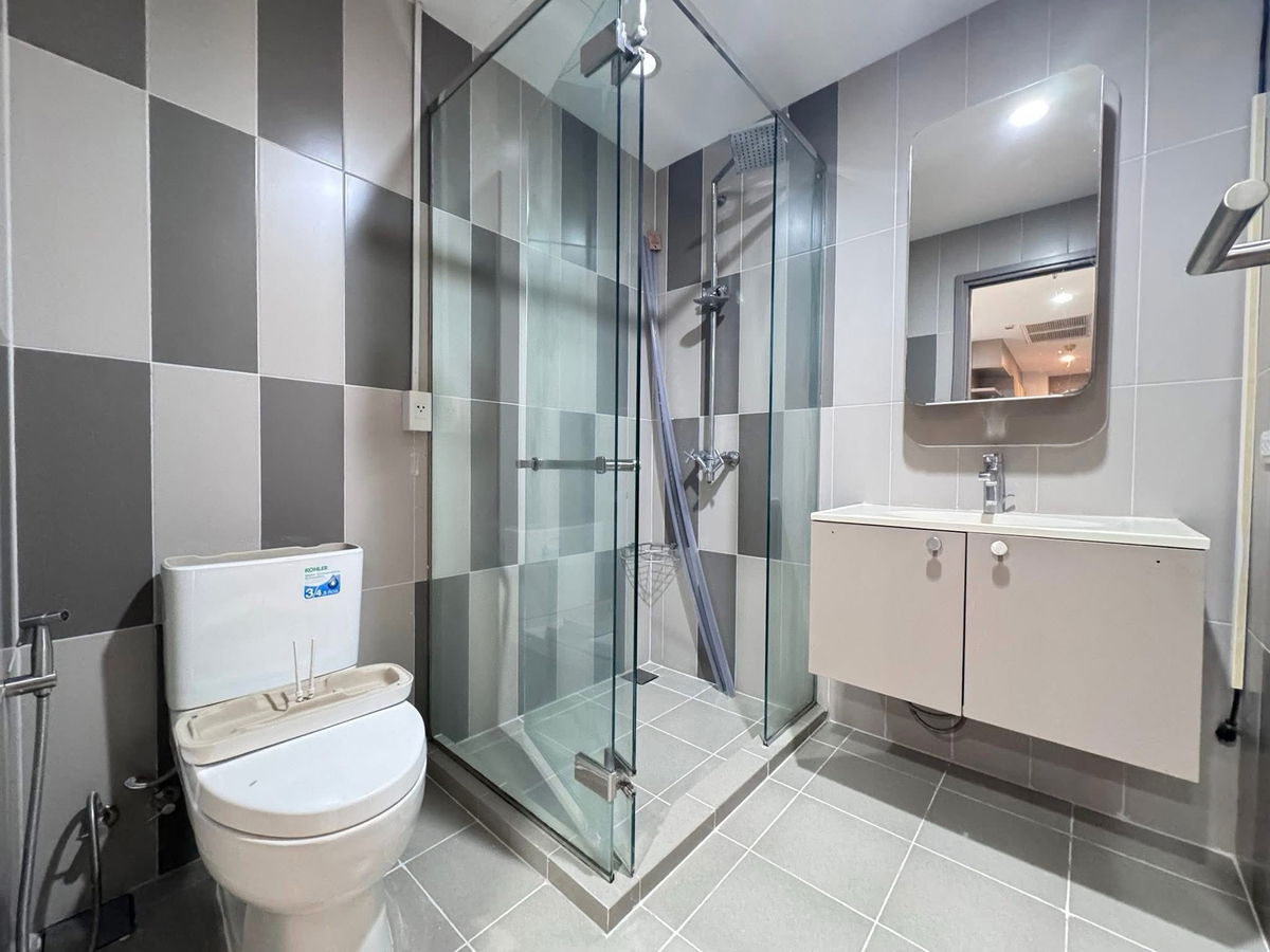 picture SALEð§Ą Teal Sathorn-Taksin - KC039 - 7/11