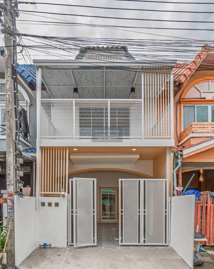 รูป ขายทาวน์เฮ้าส์/ทาวน์โฮม  บ้านมนวดี รีโนเวทใหม่ บางคูรัด บางบัวทอง นนทบุรี CX-135056 ✅ ทักไลน์ @connexproperty ตอบทันที ทีมงานมืออาชีพ ✅ - รูปที่ 1/12