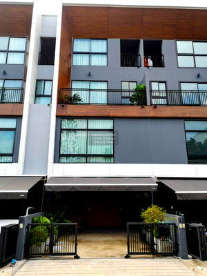 Townhouses for rent : For Rent Townhouse/Townhome  , Arden Pattanakarn , Suan Luang , Suan Luang , Bangkok , CX-134707 ✅ Live chat with us ADD LINE @connexproperty ✅